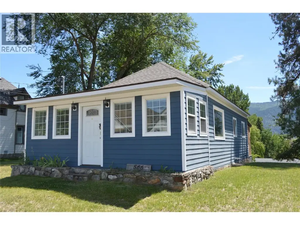 566 72nd Avenue, Grand Forks